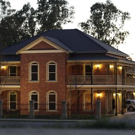 Carlyle Suites & Apartments Wagga Wagga Exterior photo
