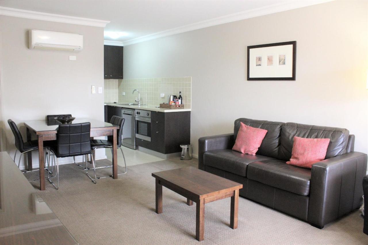 Carlyle Suites & Apartments Wagga Wagga Exterior photo