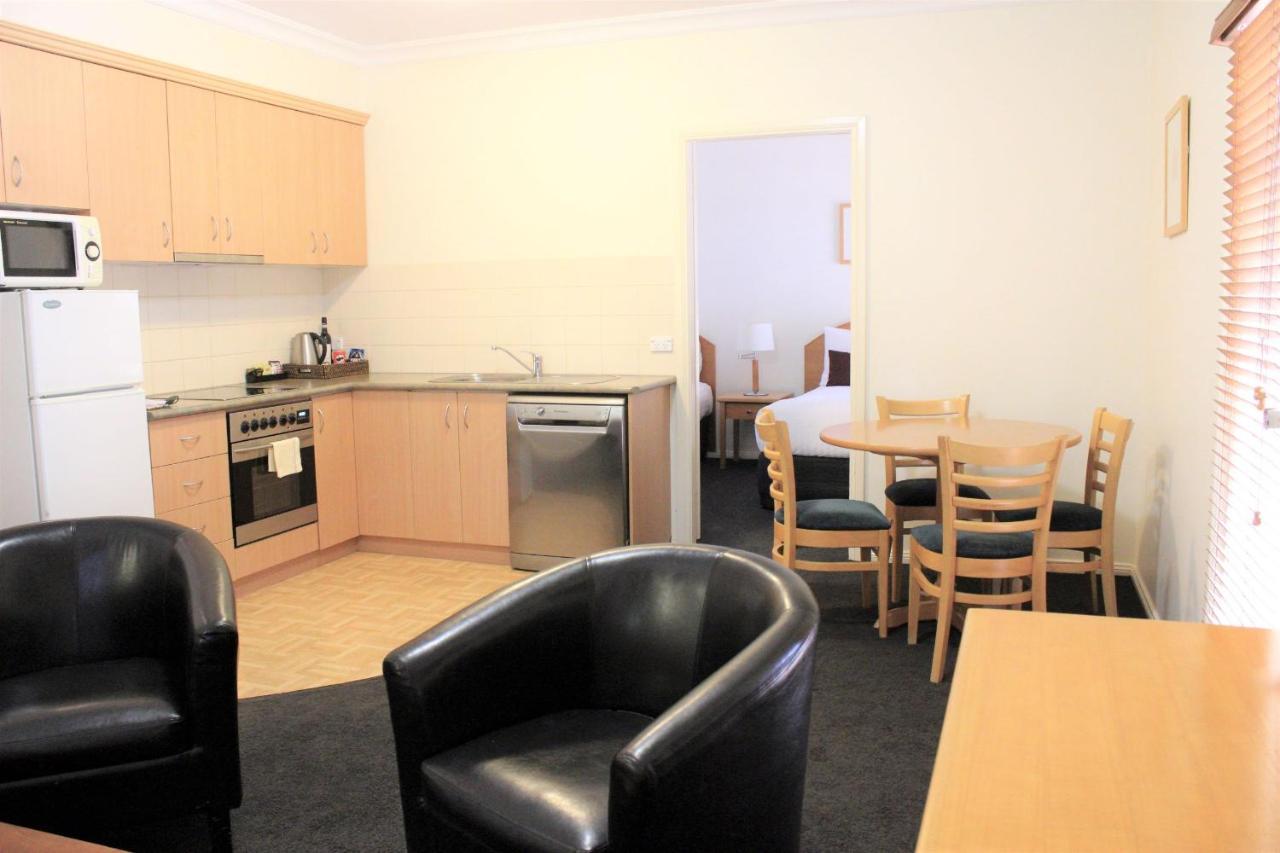 Carlyle Suites & Apartments Wagga Wagga Exterior photo