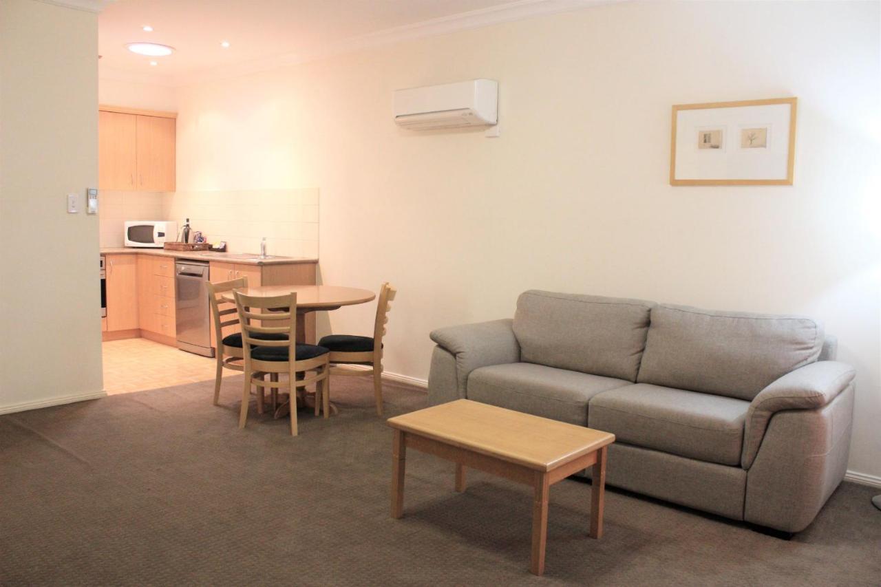 Carlyle Suites & Apartments Wagga Wagga Exterior photo
