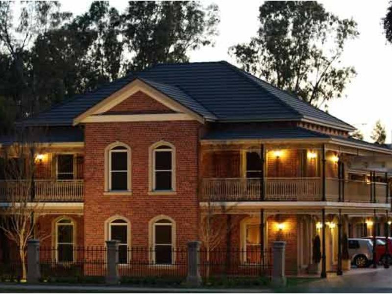 Carlyle Suites & Apartments Wagga Wagga Exterior photo