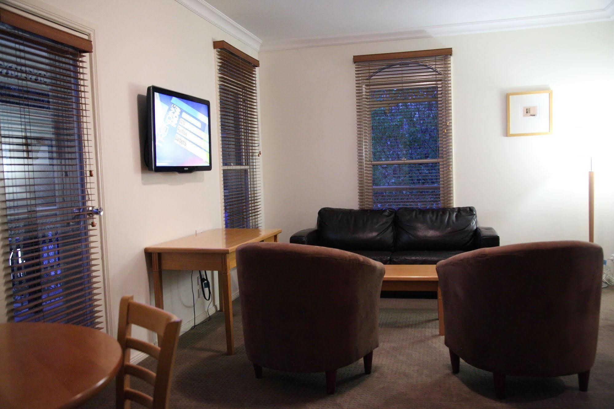 Carlyle Suites & Apartments Wagga Wagga Exterior photo