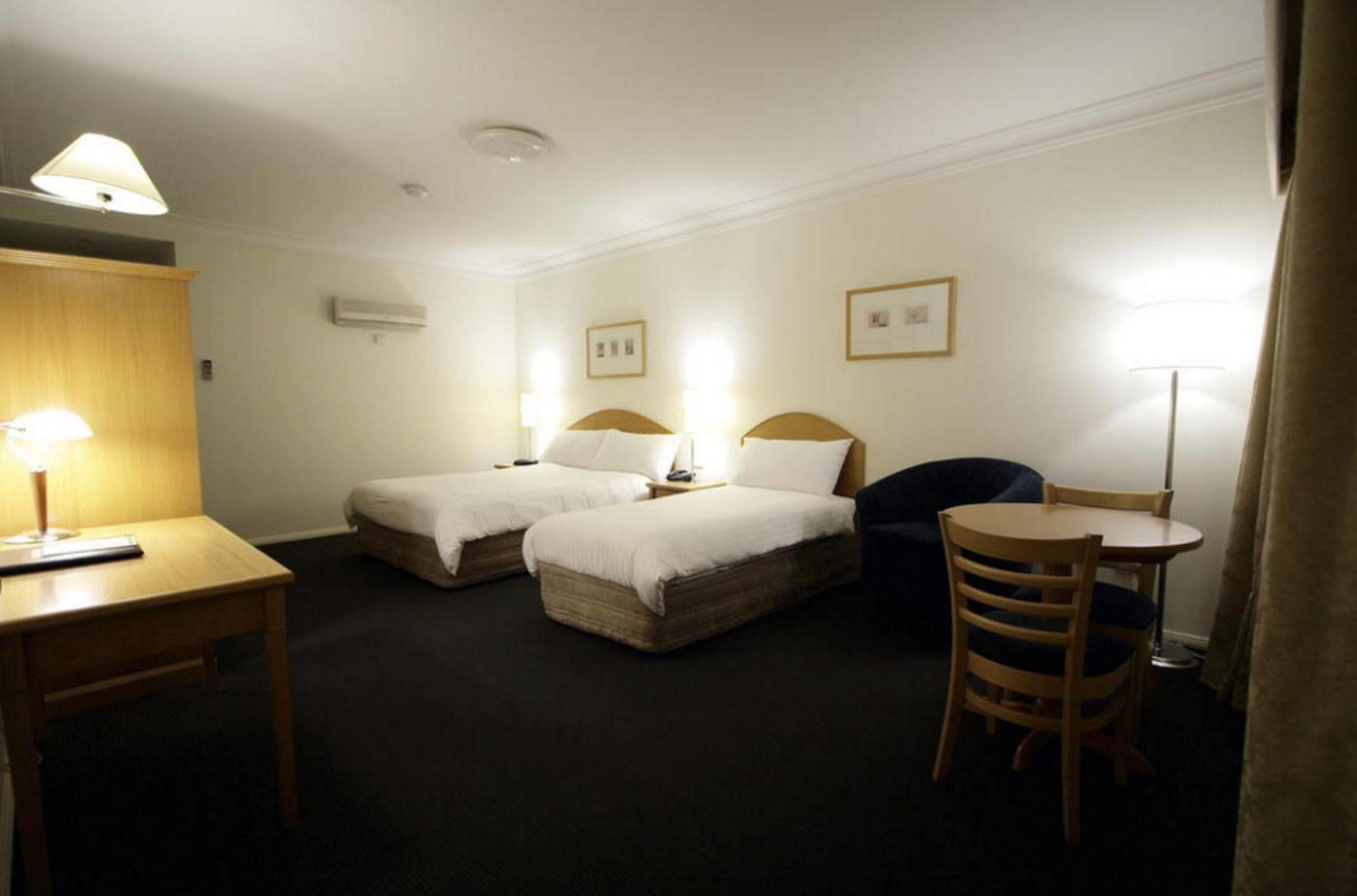 Carlyle Suites & Apartments Wagga Wagga Exterior photo